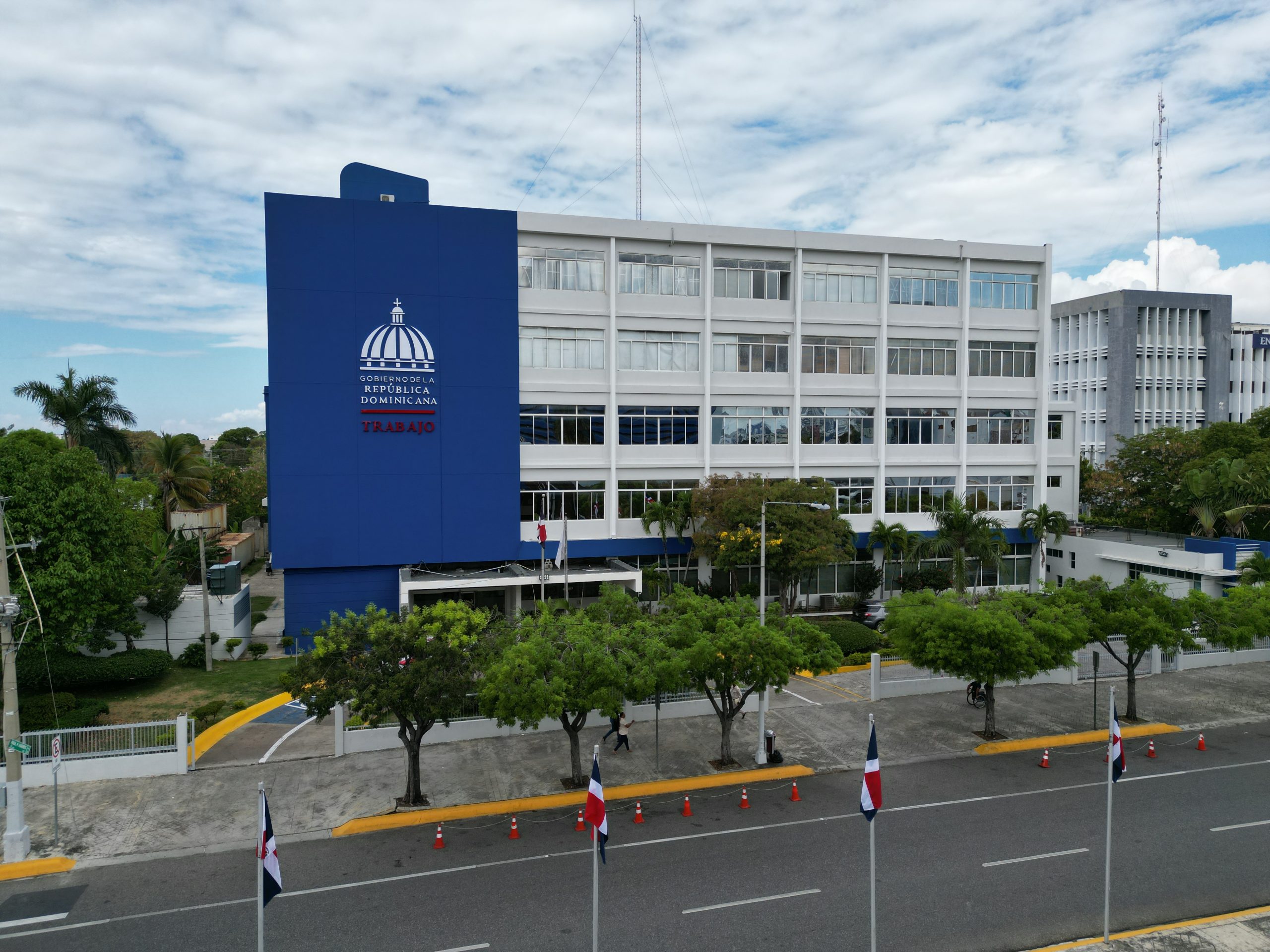 Ministerio de Trabajo invita a feria de empleo para ocupar 698 vacantes en el Distrito Nacional