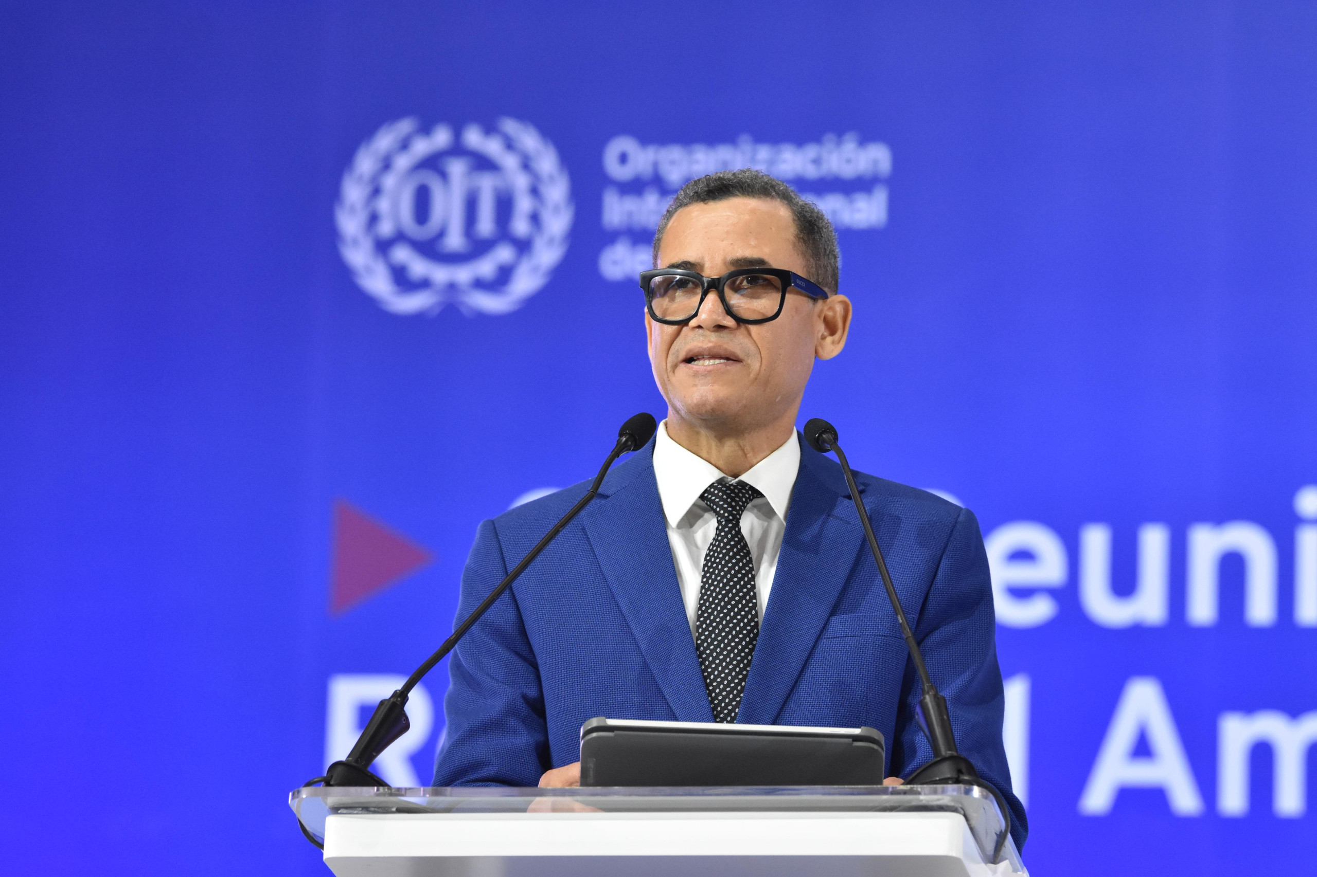 República Dominicana entrega a la OIT instrumento de ratificación del Convenio 156 sobre trabajadores con responsabilidades familiares